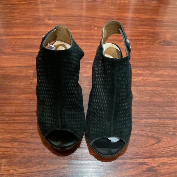 Arturo Chiang Janelle Black Suede Peep Toe Booties 7.5M Chunky Heel - Picture 11 of 14